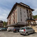 Golden Hill & Spa