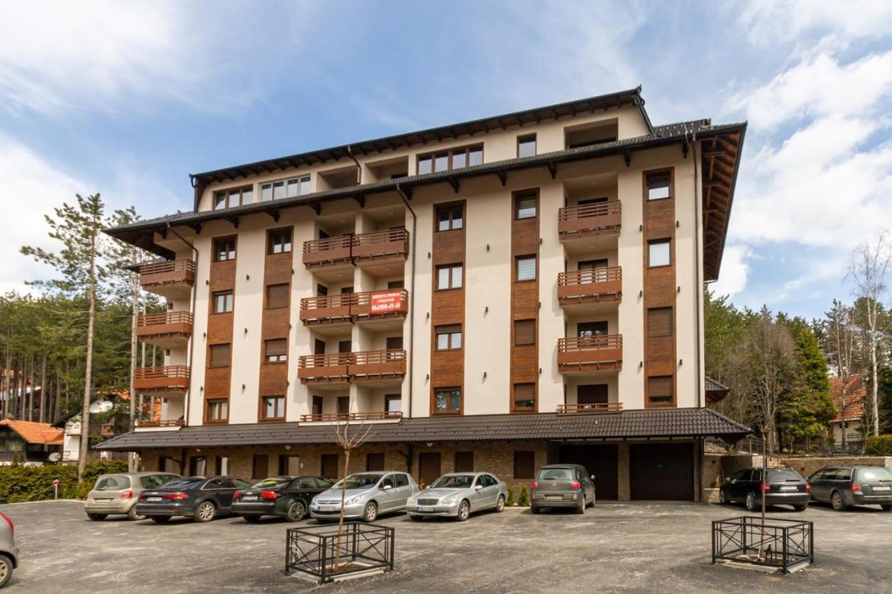 Golden Hill & Apartment