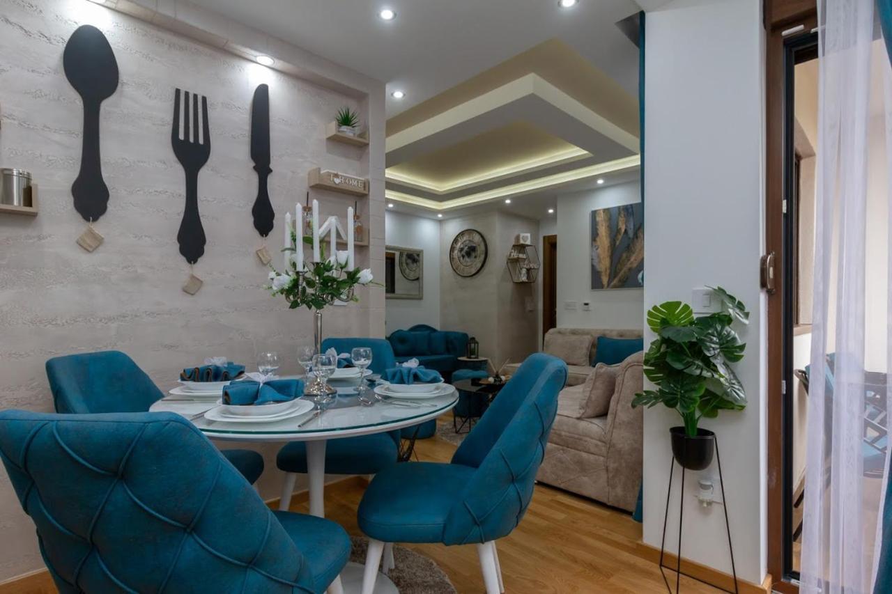 Apartment Golden Hill & *